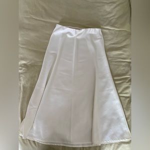 White midi skirt